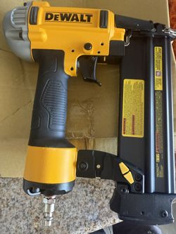 Dewalt 18 Gauge Nailer New 