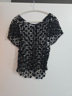 Black Crochet Lace Short Sleeve Top size small