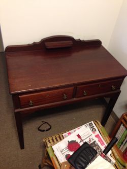 Antique Mahogany Desk Excellent Condition
