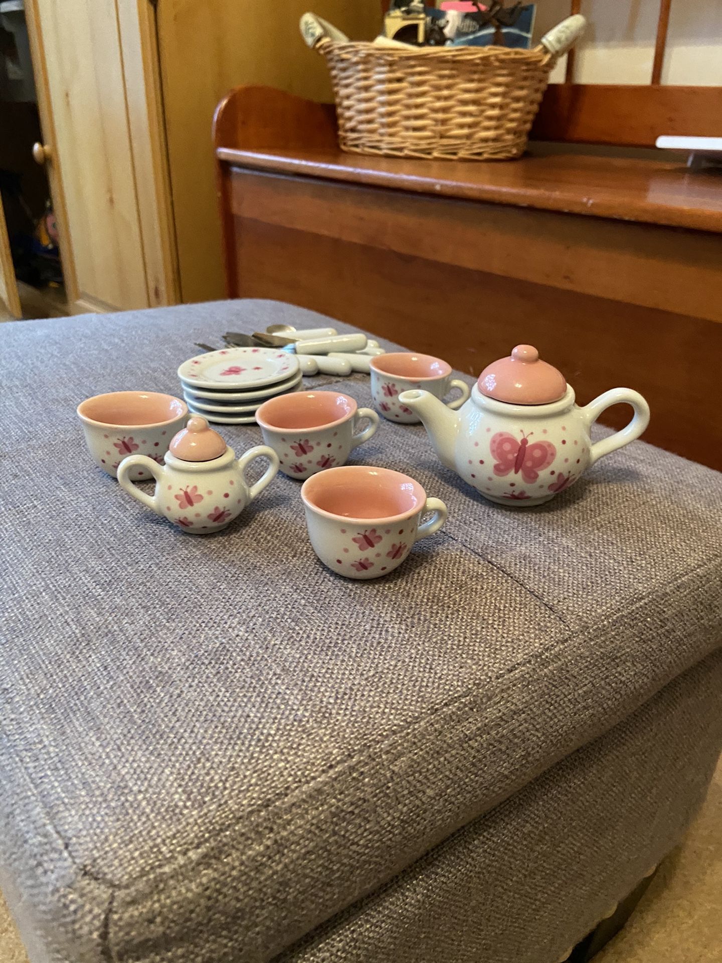Little girls tea set