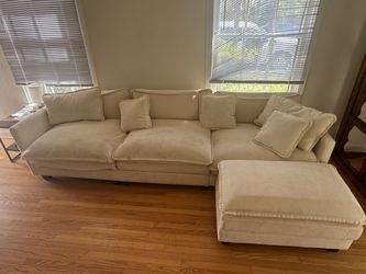 Cream Sectional Couch w Ottoman