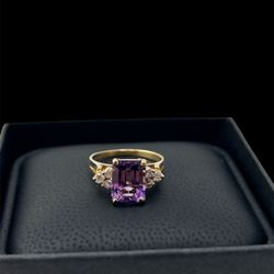 14k Yellow Gold Diamond Ring 