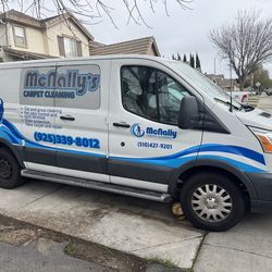 Carpet cleaning machine