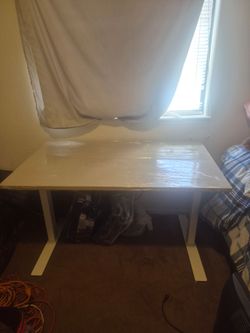 Adjustable table