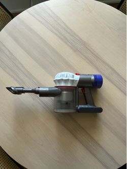 Dyson Vacuum v7 Allergy / HEPA, cordless vacuum