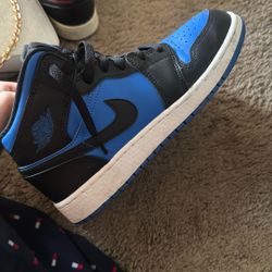 blue jordan 1s 
