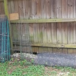 Fence And Tomatoe Cages