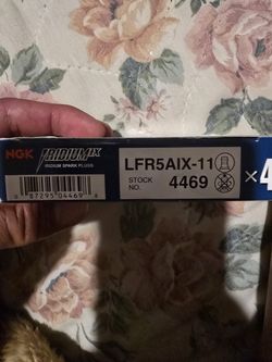 NGK Spark Plug 8 Pcs OEM New