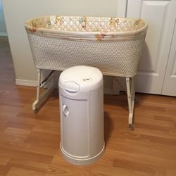 Baby diaper pail