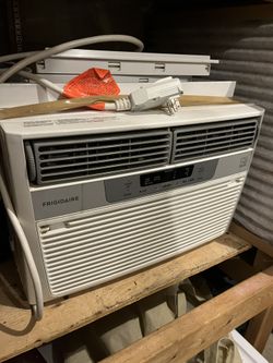 FRIGIDAIRE 8,000 BTU Window-Mounted Mini-Compact Air Conditioner with Temperature-Sensing Remote Control