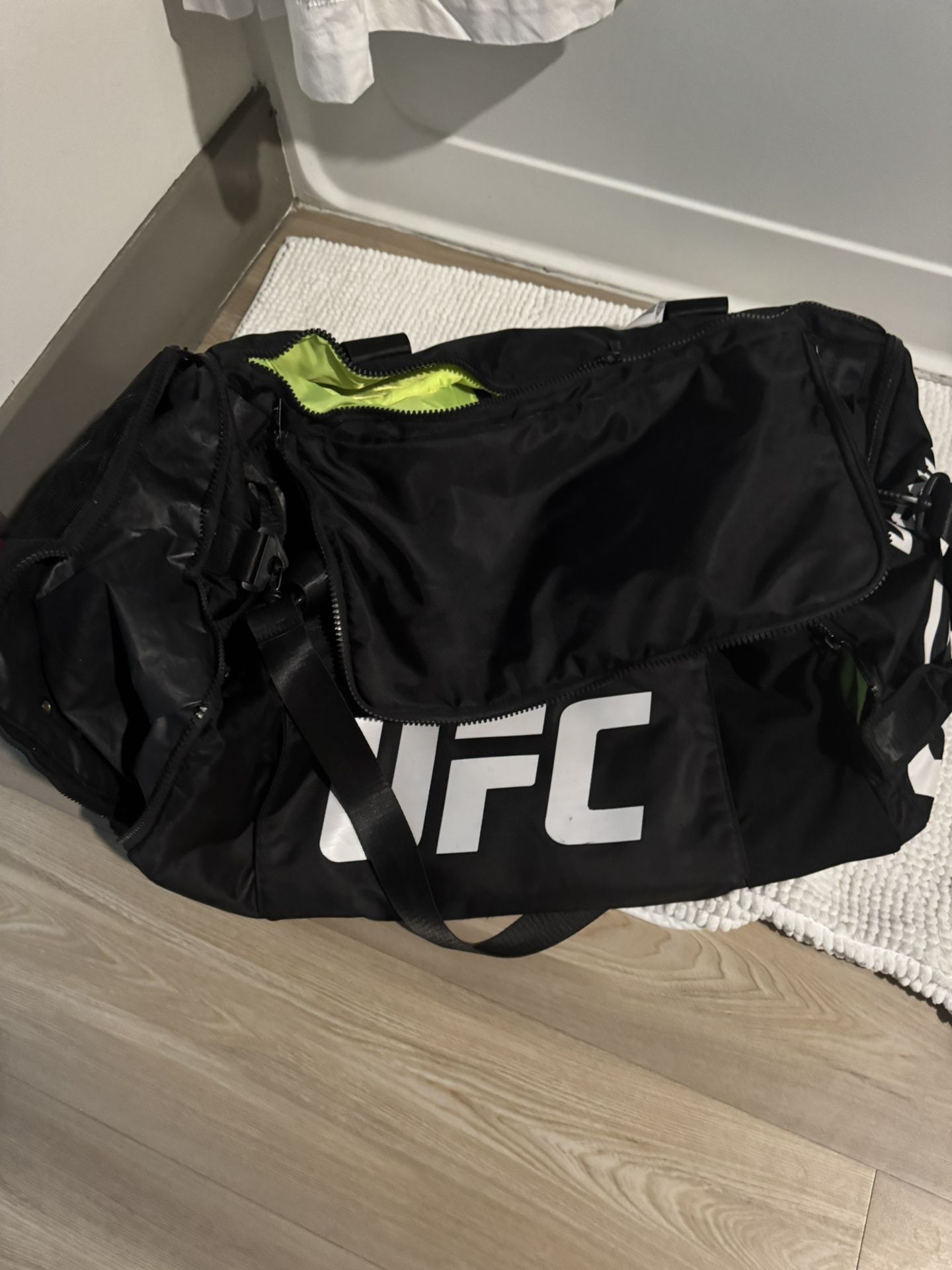 UFC FIGHTER DUFFLE BAG