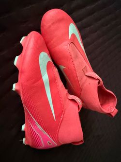 Soccer cleats
