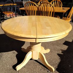 Pedestal Dining Table/Set up/ Country/Round/Oak/Stretch/Extension/Rare/Like New/Clean/Farmhouse/Rustic/White/Solid Wood/ Heavy/Hard Find/Light colored