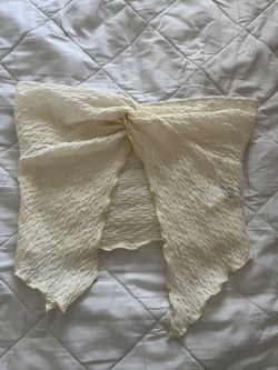 Twist Front Top