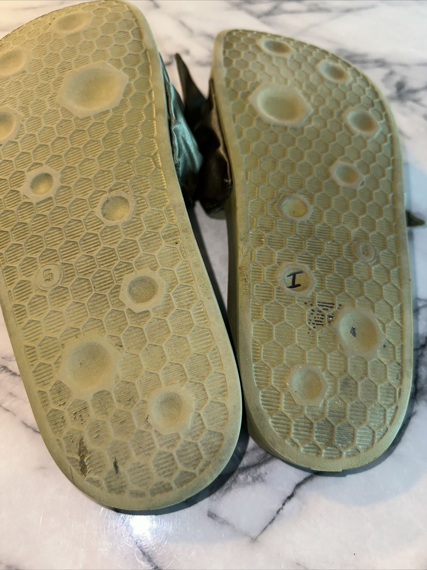 2017 Fenty Puma Olive Bow Slide Rihanna uk5 us7 8 Slides Sandals Shoes