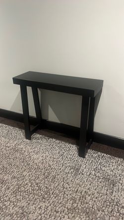Black Entry Table