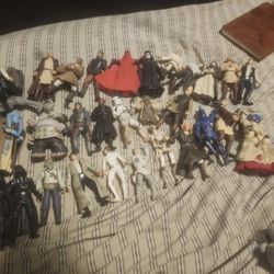 STAR WARS  ACTION  FIGURES - Set Of Collectables  (30)