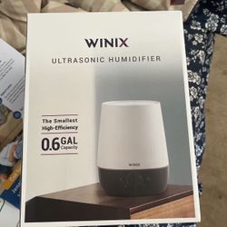 Winix 0.6 Gallon Ultrasonic Humidifier w/ Night Light - White/Dark Gray