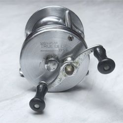 F83- Vintage Shakespeare True Blue 1956 Model FE Fishing Casting Reel, USA Made