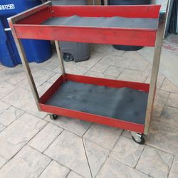 UTILITY CART IN EXCELLENT CONDITION 