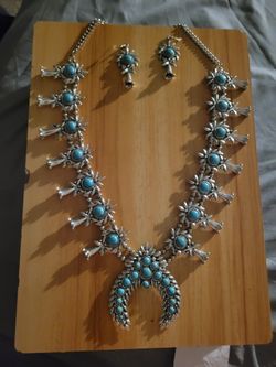 Navajo Turquoise Squash Necklace Non Stamped Metal Doesn't Stick To Magnets Something Other Than Silver I Think
