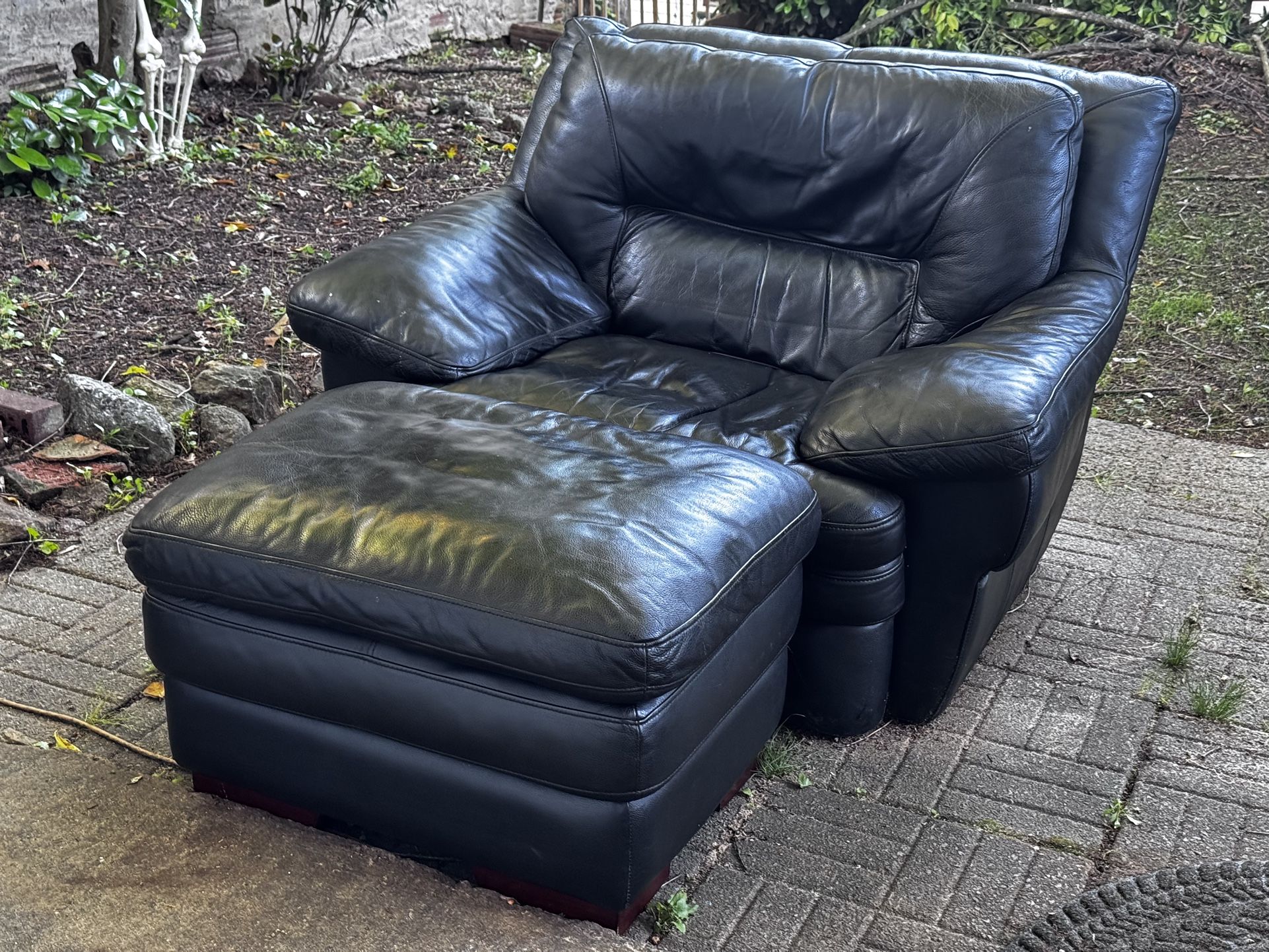 Leather Chair With Footrest