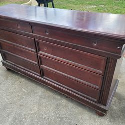 8 Drawer Solid Wood Dresser 