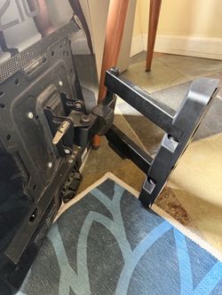 26” Vizio TV w/ wall mount