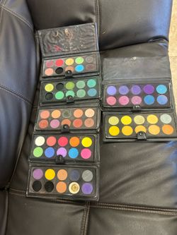 Make Up Artist Shadow Packs