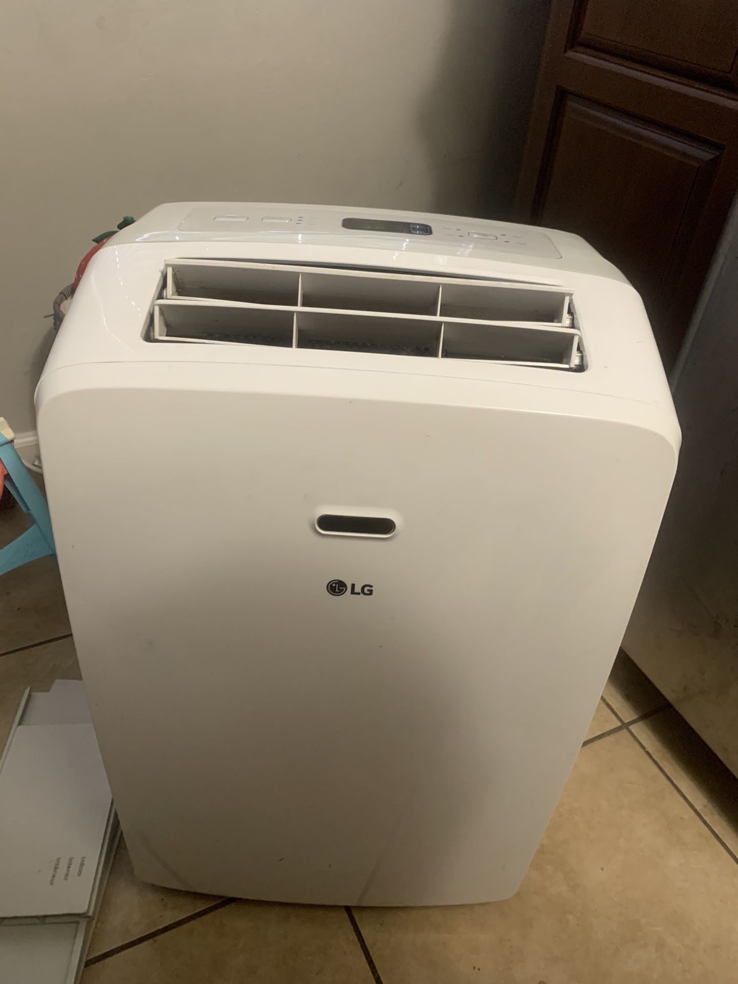 10,200 BTU LG Portable Air Conditioner 