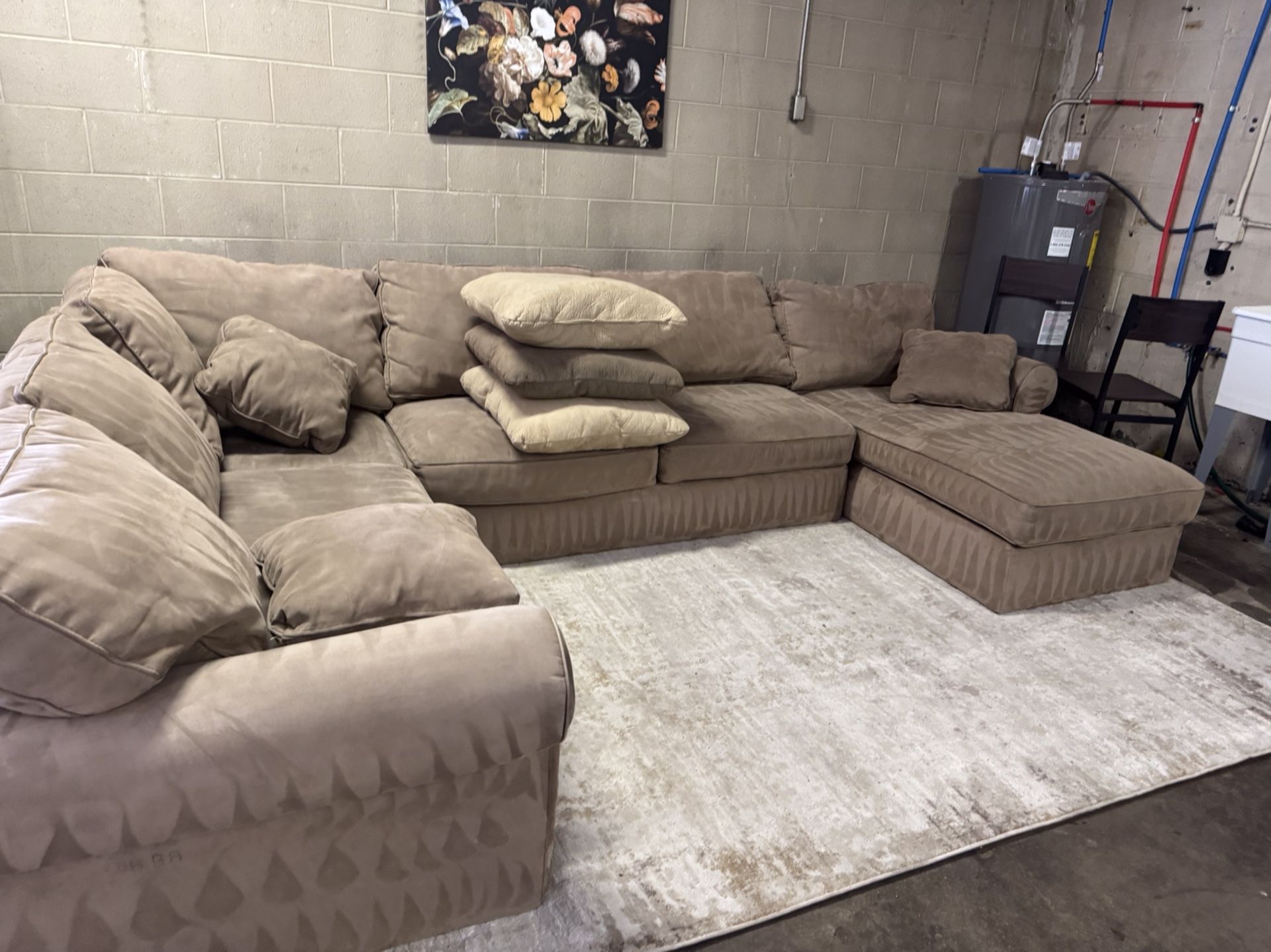 Tan / Beige/brown U Shaped Sectional Couch W/ Chaise LG