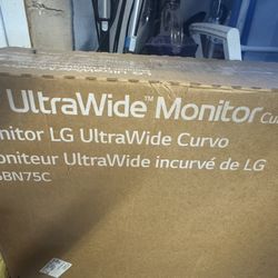 35” Ultra wide Lg Monitor-*CRACKED SCREEN*