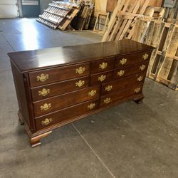 VINTAGE STATTON OLD TOWN CHERRY DRESSER W/MATCHING KING SIZE BED AND FRAME AND BOXSPRINGS
