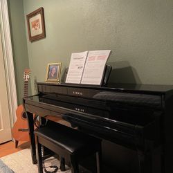 Yamaha Clavinova CLP-735 Black Ebony Finish