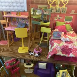 Doll House - Large 