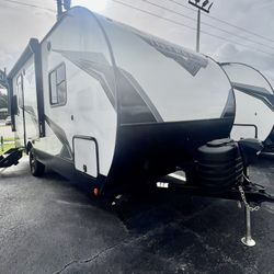 New 2024 Intrepid 171RDI Travel Trailer NO CREDIT CHECK EVERYONE IS APPROVED 