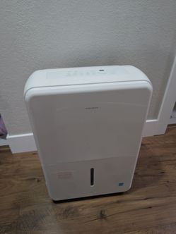 Insignia 50 pint Dehumidifier