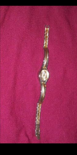 Women's Analog Quartz Bracelet Watch