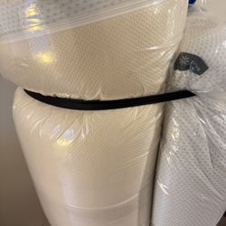 Zinus Queen mattress