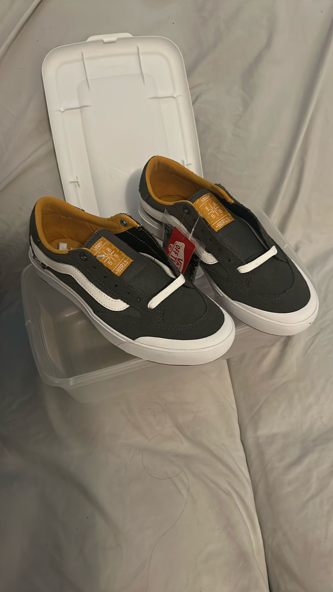BRAND NEW PRO VANS size 6.5