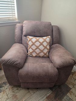 Ashley Recliner like new