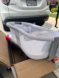 Halo Baby Bassinet with Mesh Sides