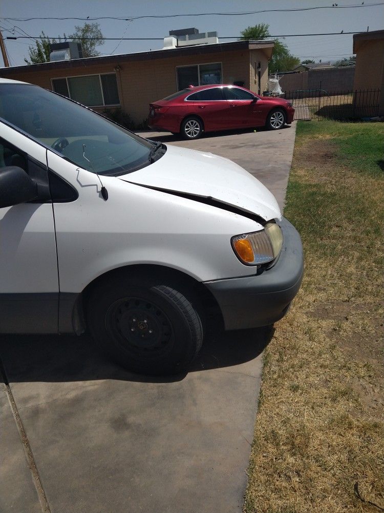 2003 Toyota Sienna