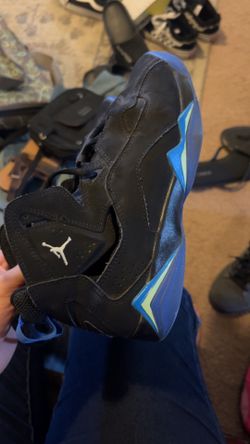 Boy shoes 5.5