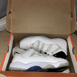 Jordan 11 Low Legend Blue Size 8