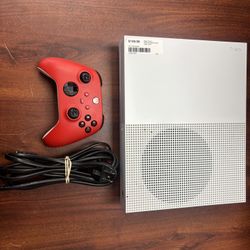 Xbox One S W/controller/cords 