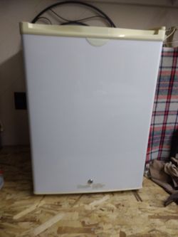 Fridgidaire mini fridge