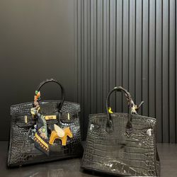 Bull leather; Hermes classic! Crocodile skin Birkin bag; size: 25cm.
