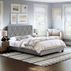 King Diamond-Tufted Upholstered Bed in Grey
