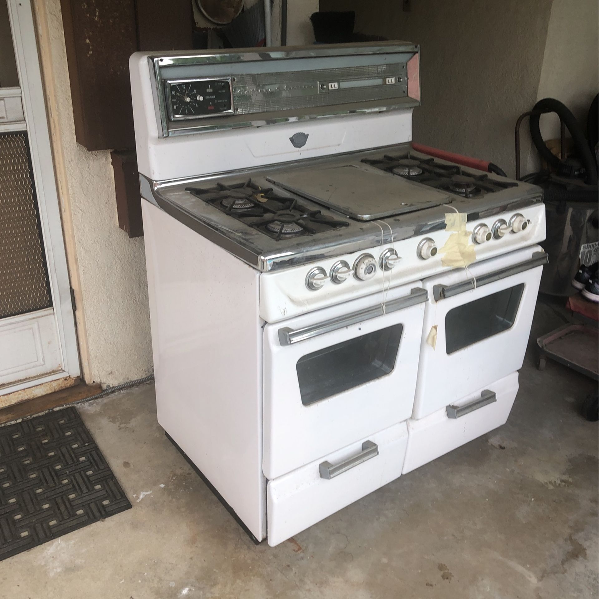 Oven Gaffers & Settler